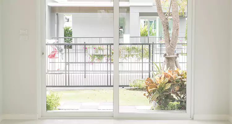 Balcony Screen Door Repair in Belle Glade, FL