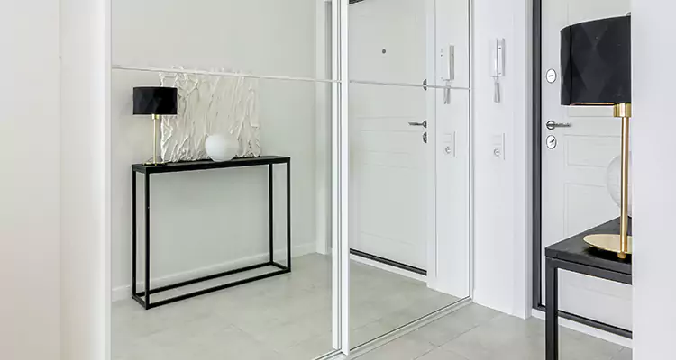 Mirrored Bifold Closet Doors Repair in Belle Glade, FL