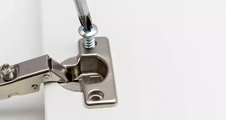 Screen Door Hinge Repair in Belle Glade, FL