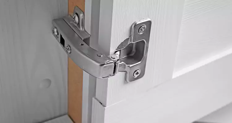 Shower Door Hinge Replacement in Belle Glade, FL