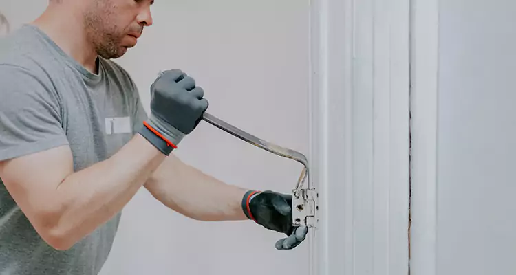 Cracked Door Jamb Repair in Belle Glade, FL