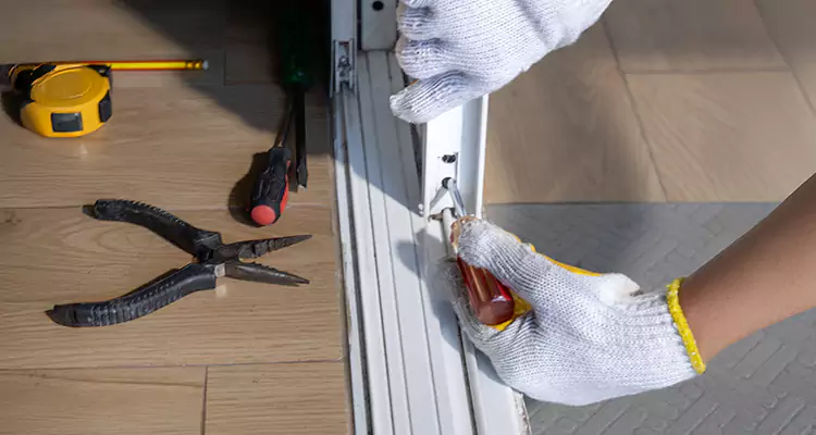 Screen Door Wheel Replacement in Belle Glade, FL