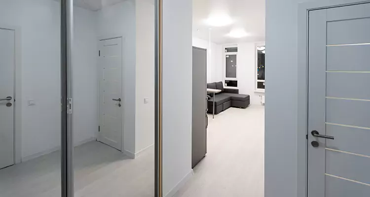 Modern Mirrored Closet Doors Repair in Belle Glade, FL