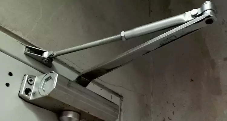 Door Closer Parallel Arm Installation in Belle Glade, FL