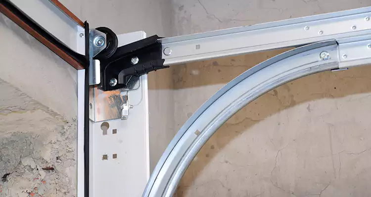 Maintain Liftmaster Garage Door Off Track in Belle Glade, FL