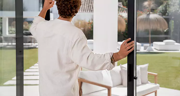 Sliding Screen Door Maintenance for Closing Issues in Belle Glade, FL